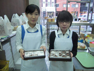 ���`���R