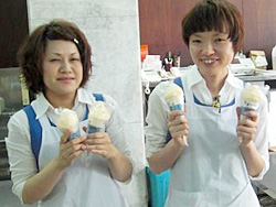 �A�C�X�N���[��