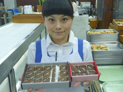 ���`���R