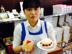 �������N���[���̃J�b�v�P�[�L�ƃt�����{���[�Y�T���h