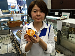 �|���J��