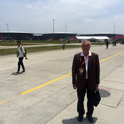 ��C�x�[�J�[�`���C�i