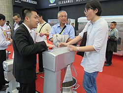 �x�[�J�[�`���C�i