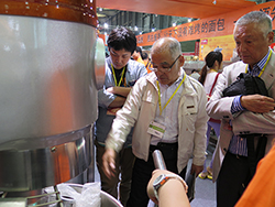 �x�[�J�[�`���C�i